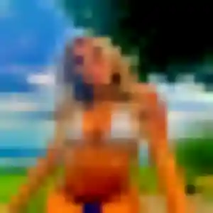 Contacte Martine, 20 ans à Baud gratuitement