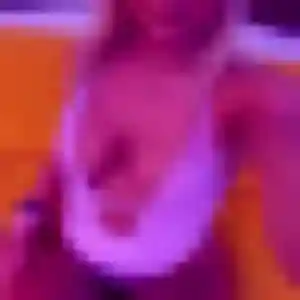Rejoins Dina, 28 ans à Châtellerault en privé
