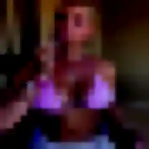 Berengere, 24 ans, connectée à Châtenoy-le-Royal pour une rencontre coquine