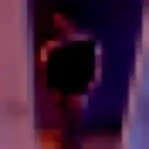 Anne-Charlotte, 28 ans, connectée à Clermont pour un plan cul