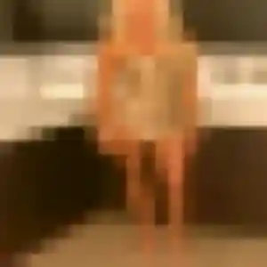 Contacte Hajar, 34 ans à Dompierre-sur-Mer en privé
