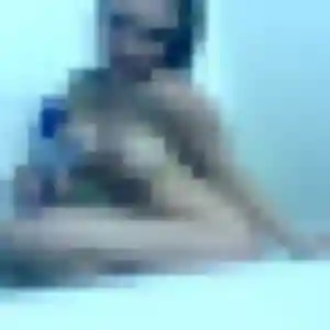 Renee, 23 ans, disponible à Esbly pour un plan cul