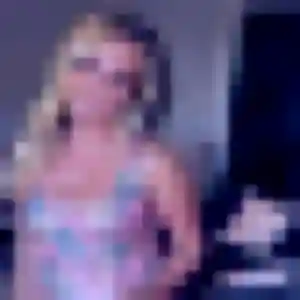 Constance, 34 ans, connectée à Gennes-Val-de-Loire pour un plan cul