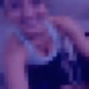 Contacte Perrine, 22 ans à Montauban-de-Bretagne en privé