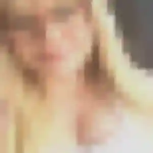 Kawtar, 44 ans, en ligne à Pérenchies pour une rencontre coquine