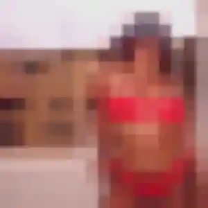 Photo privée de Wahiba, 28 ans à Pont-de-Chéruy - rencontre sans lendemain