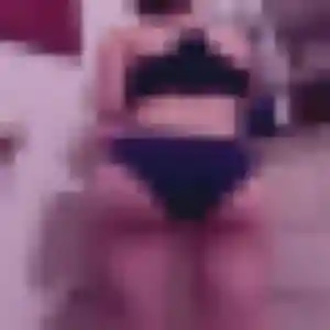 plan cul à Saint-Priest-en-Jarez : photo de Romina, 21 ans - inscription gratuite