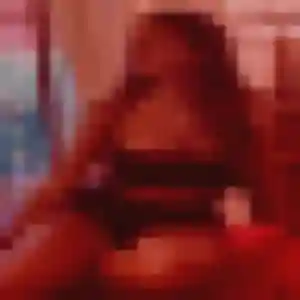 Leontine, fille de 19 ans cherche plan cul à Santes