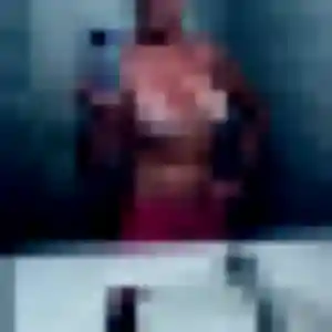 Adelaide, 45 ans, en ligne à Ville-la-Grand pour une rencontre coquine