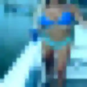 Kim, 33 ans, disponible à Voisins-le-Bretonneux pour un plan cul